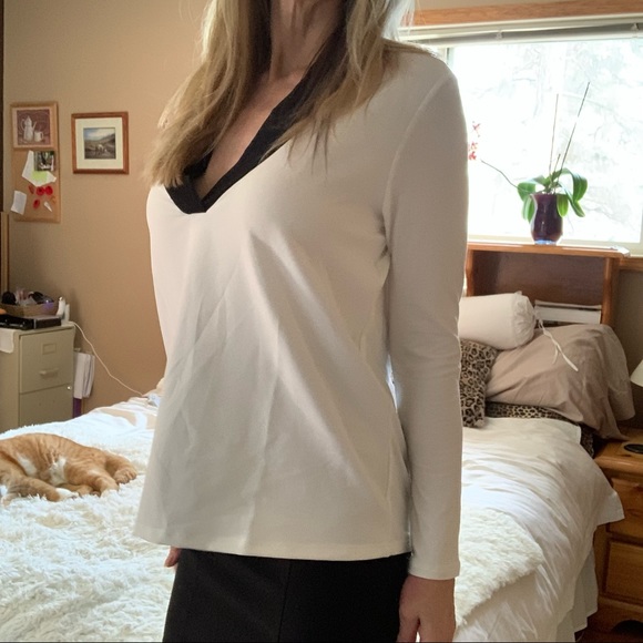 MANGO Blouse Off White With Black Collar NEW WITH TAGS Size Medium - Picture 7 of 11